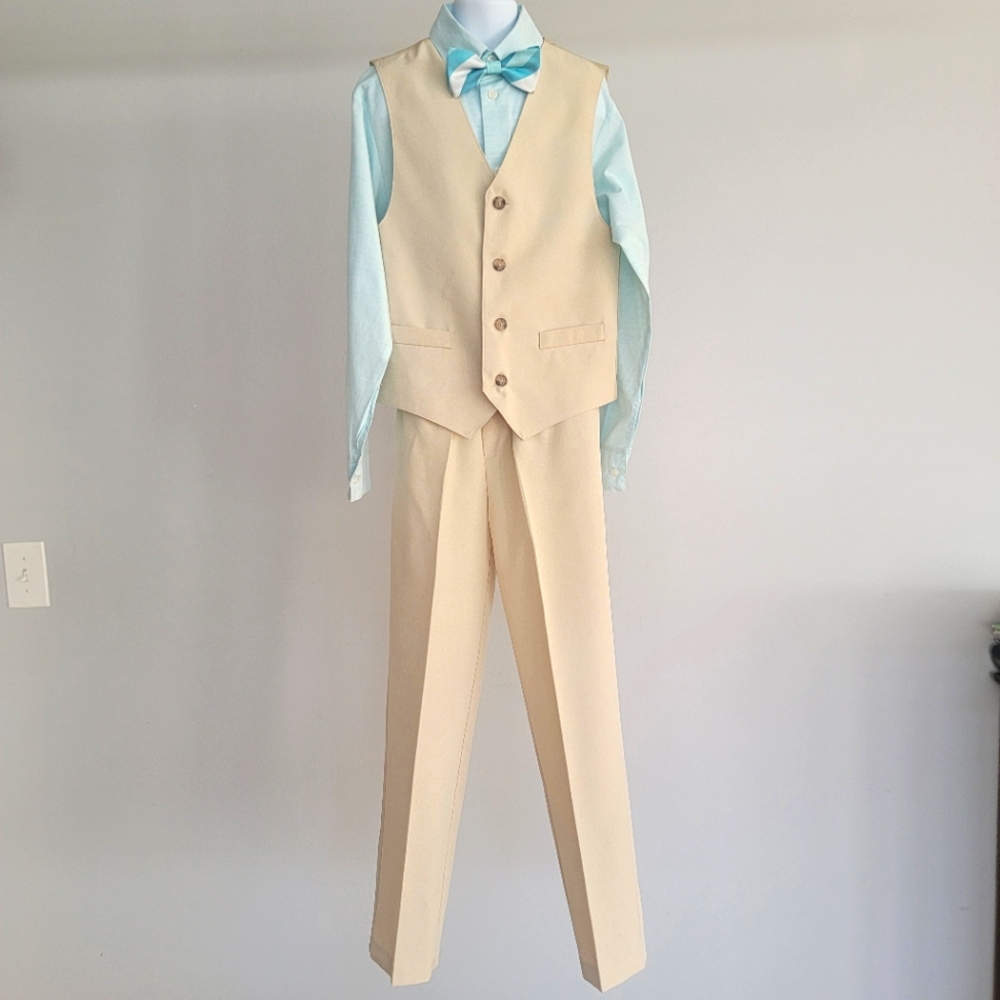 Boys Van Heusen Baige/Tan 4-pc. Suit Set Size 10